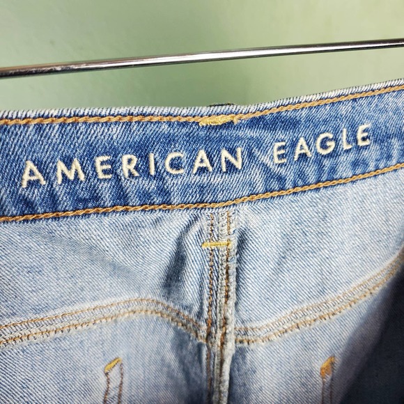 American Eagle Outfitters Cuffed Mom Jean Shorts Size 10 - Picture 4 of 8